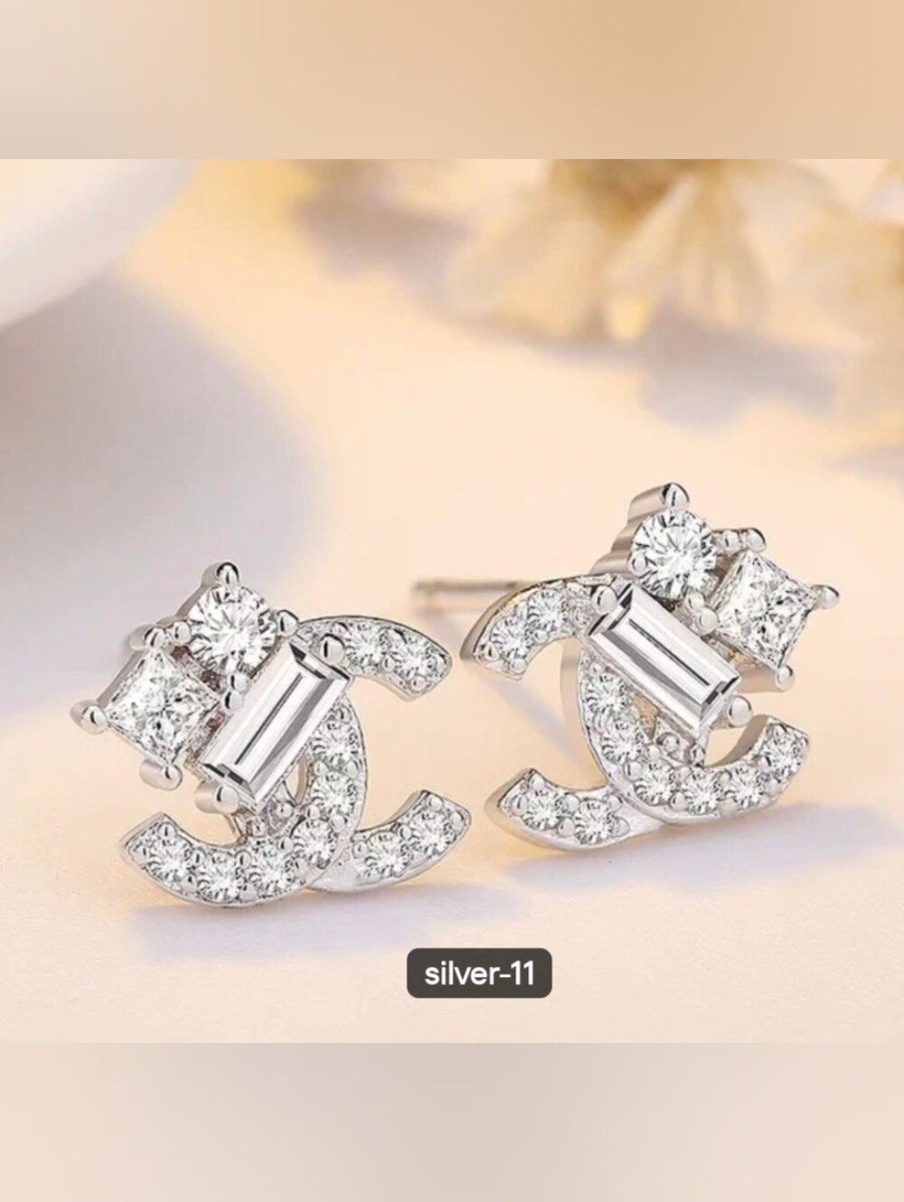 🩶🩶NEW🩶🩶 PRETTY!! S925 SILVER CZ C Very Dainty Earrings